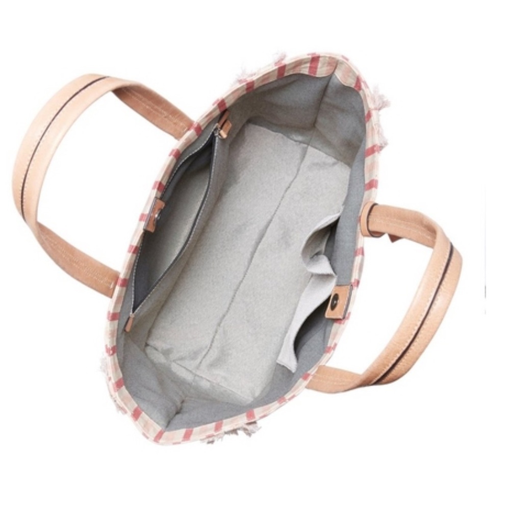 NWT VINCE CAMUTO IONA TOTE - Picture 6 of 7